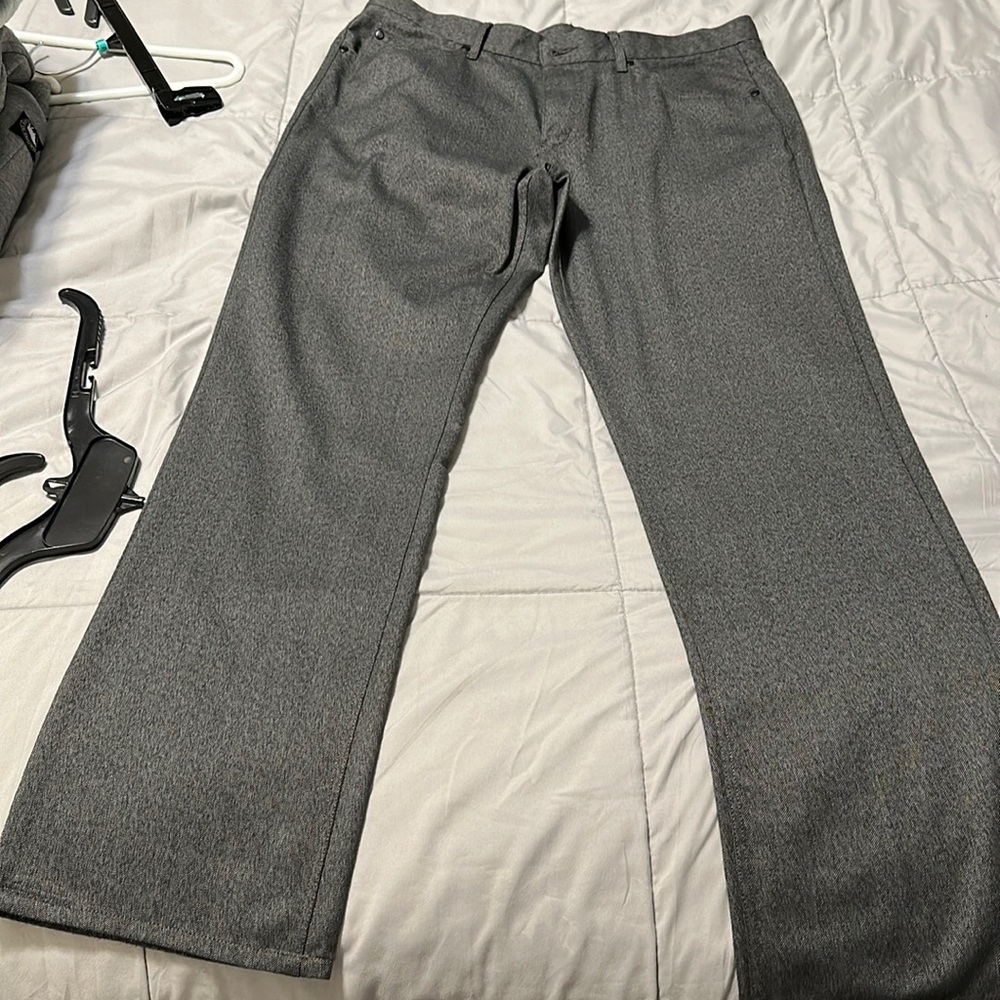 Men’s Perry Ellis casual pants 33/30